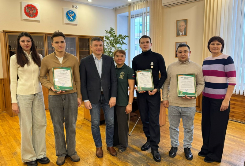 Наших студентов - участников СВО, ветеранов боевых действий поздравили с Днем сапера