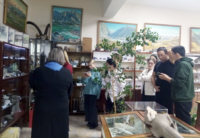 Поход студентов-историков в Музей камня 