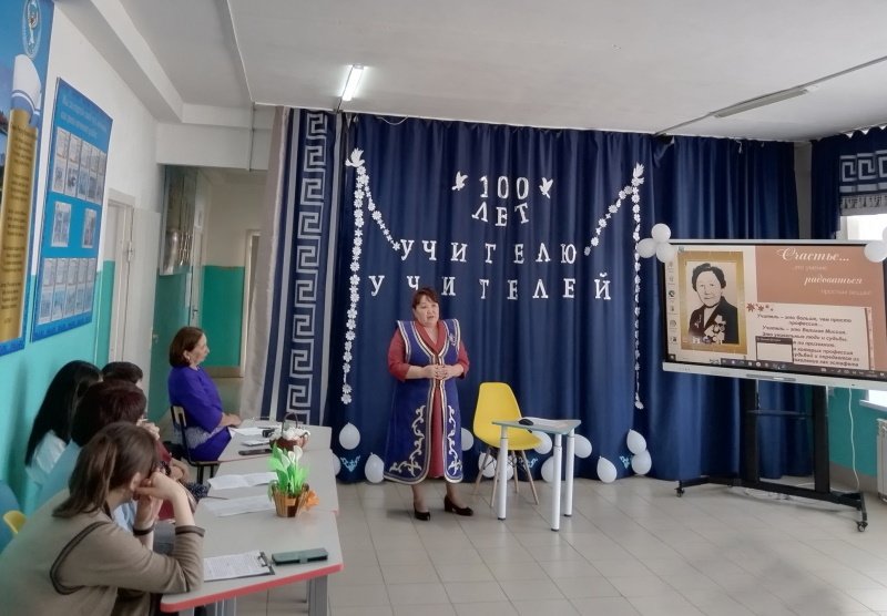 Профессор Н.Н. Суразакова: к 100-летнию известного методиста по алтайскому языку